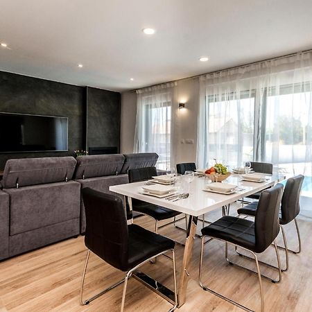 3 Bedroom Beautiful Home In Rastane Donje Donje Rastane ภายนอก รูปภาพ