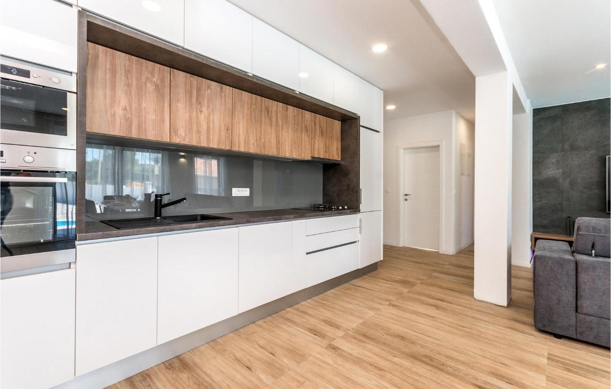 3 Bedroom Beautiful Home In Rastane Donje Donje Rastane ภายนอก รูปภาพ
