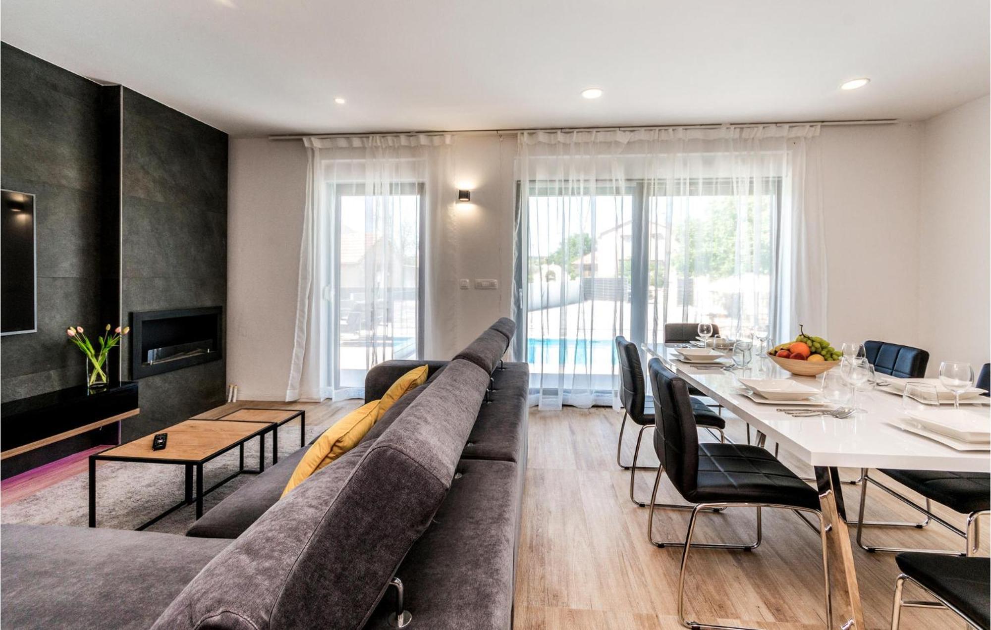 3 Bedroom Beautiful Home In Rastane Donje Donje Rastane ภายนอก รูปภาพ